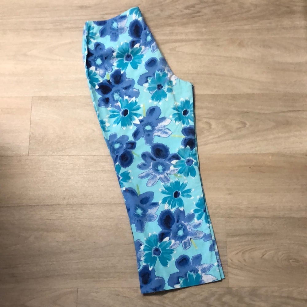 Y2K Blue Floral Capri Pants with Floral Design